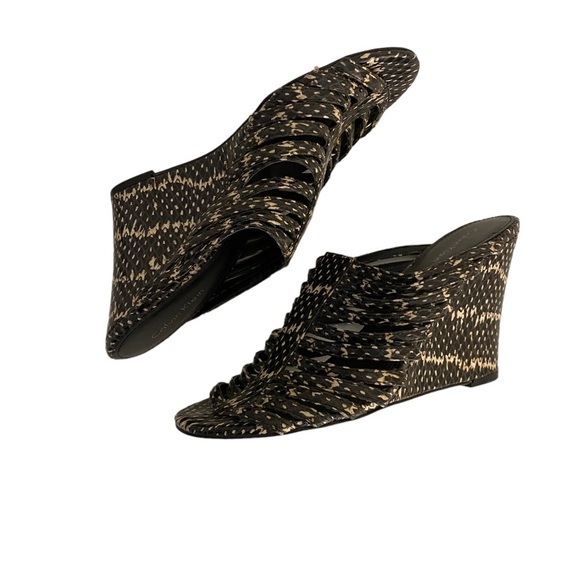 Calvin Klein Phillipa Wedge Sandals Black/White/Gray, Slip-On, Size 8 HSH - Picture 4 of 13